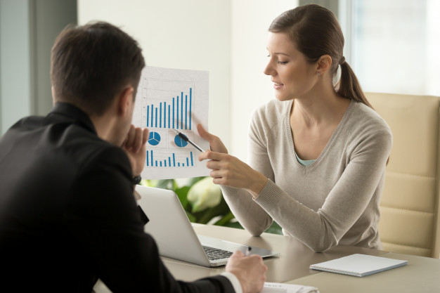 female-financial-adviser-explaining-business-plan_1163-5352.jpg